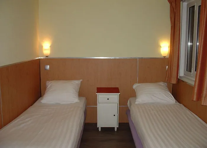 Szálloda Blossoms 2*