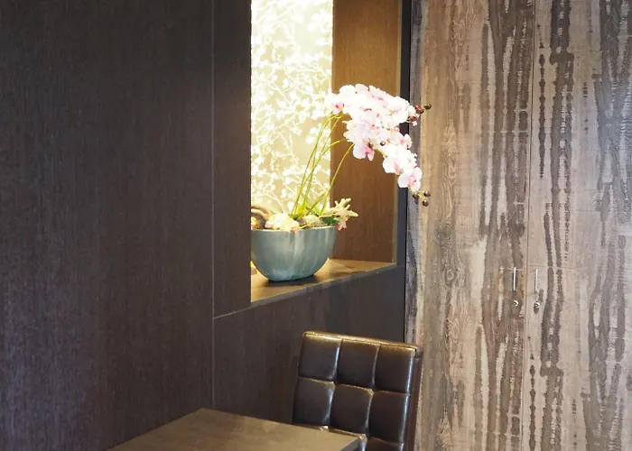 Szálloda Blossoms 2*