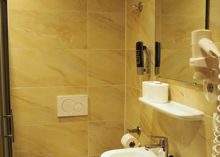 Blossoms Szálloda 2*