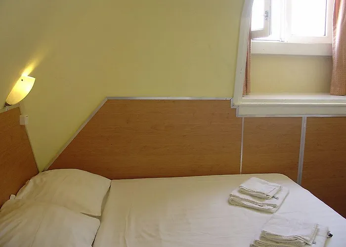 Szálloda Blossoms 2*