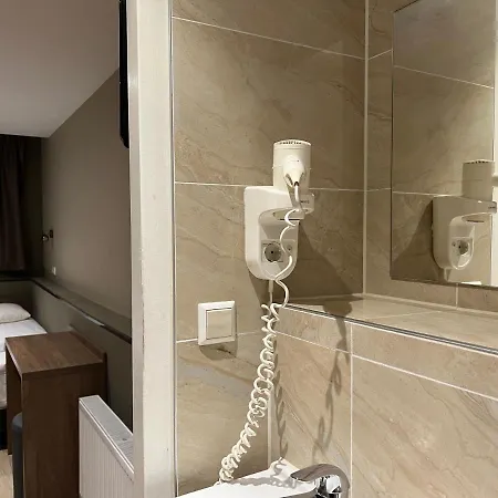 Blossoms City Hotel