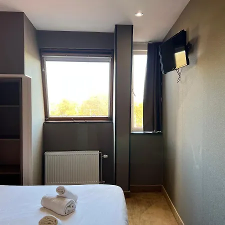 Blossoms City Hotel 2*