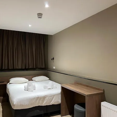 Blossoms City Hotel Hotel