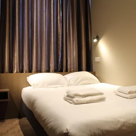 Blossoms Otel 2*