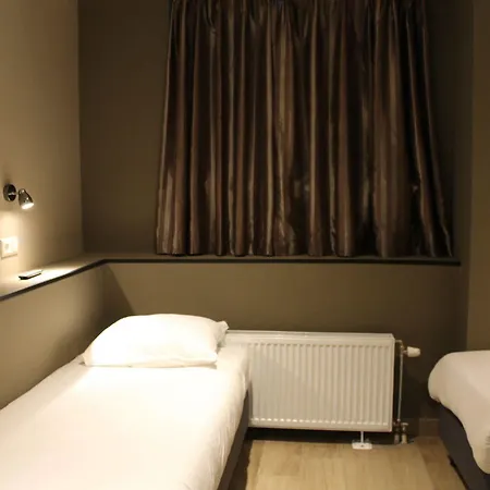 Blossoms City Hotel