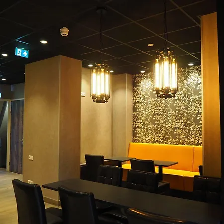 Blossoms City Hotel 2*