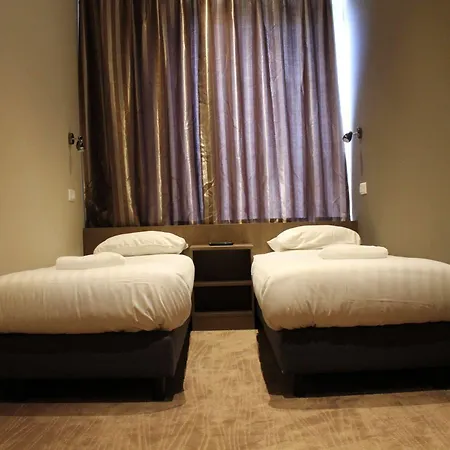 Blossoms City Hotel Hotel